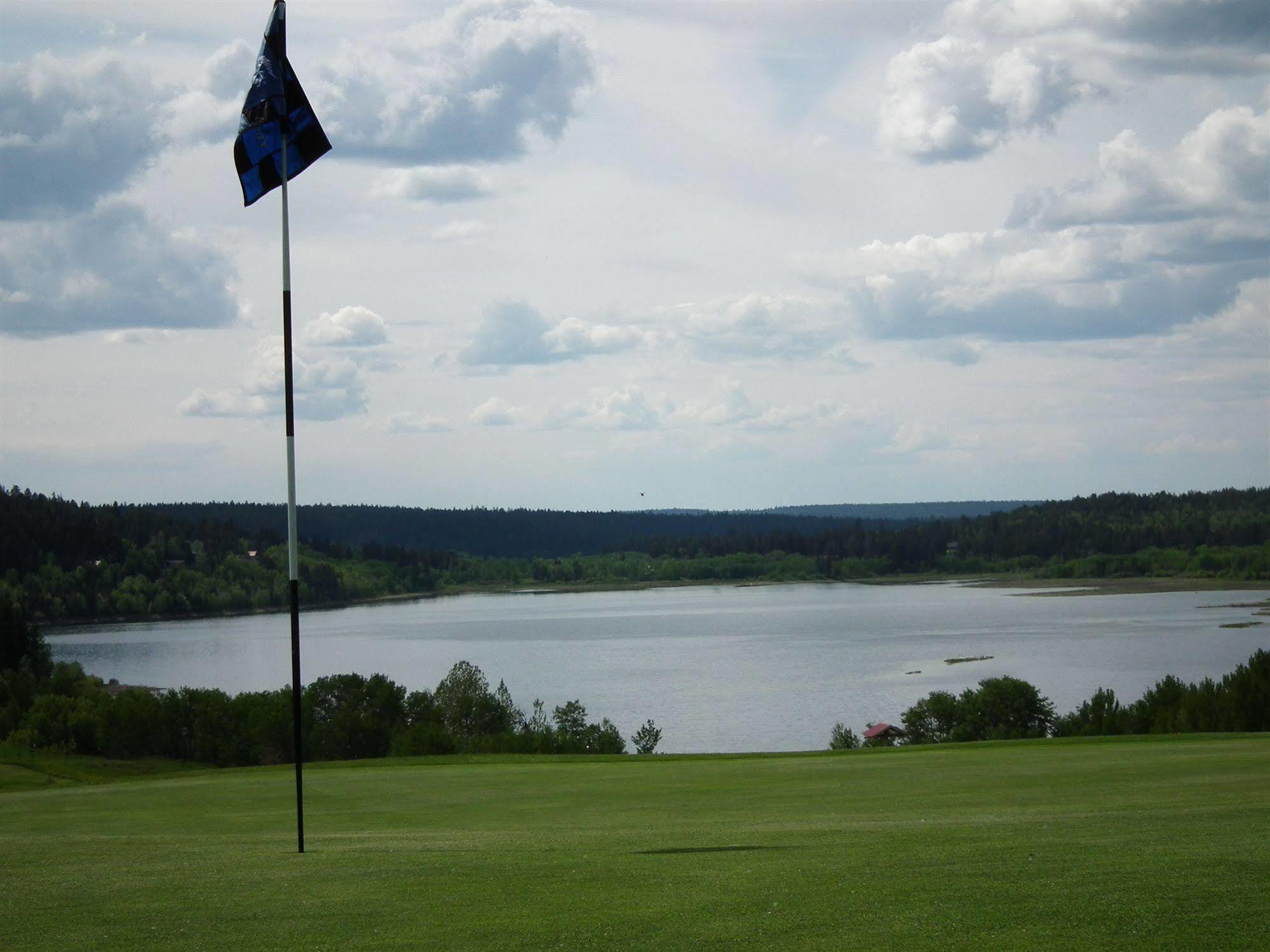 The 108 Golf Resort 108 Mile Ranch Exterior foto