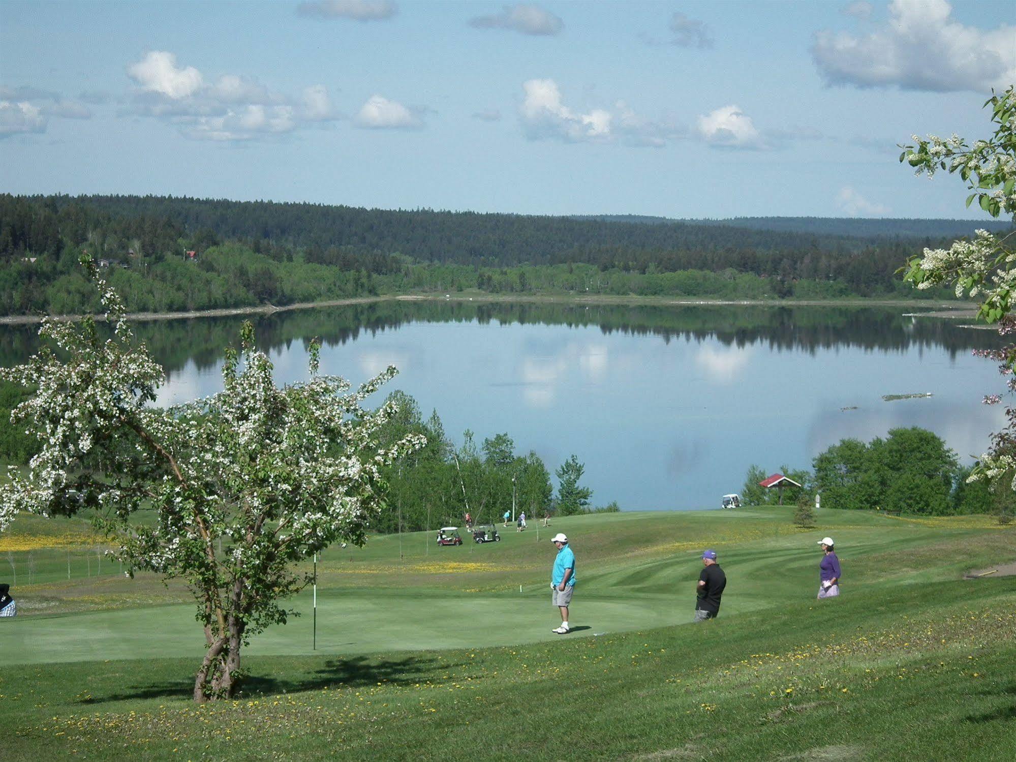 The 108 Golf Resort 108 Mile Ranch Exterior foto